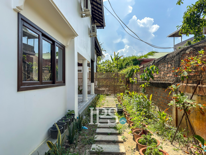 2 Bedroom Wooden House For Rent - Sala Kamreuk, Siem Reap