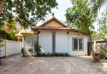 3 Bedroom Villa Compound For Rent - Kouk Chak, Siem Reap thumbnail