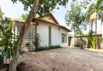 3 Bedroom Villa Compound For Rent - Kouk Chak, Siem Reap thumbnail
