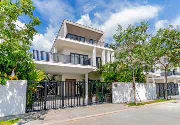 6 Bedroom Villa Udom For Rent - Chankiri Palm Creek, Preaek Kampues, Phnom Penh thumbnail