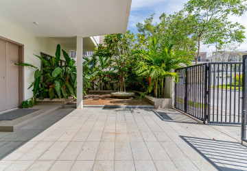 6 Bedroom Villa Udom For Rent - Chankiri Palm Creek, Preaek Kampues, Phnom Penh thumbnail