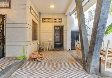 120 Sqm Commercial Villa For Rent - Tonle Bassac, Phnom Penh thumbnail