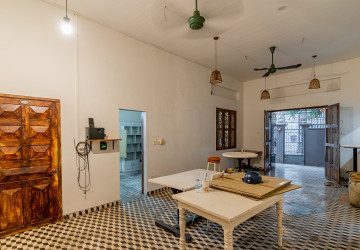 120 Sqm Commercial Villa For Rent - Tonle Bassac, Phnom Penh thumbnail