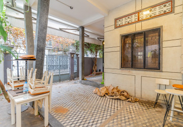 120 Sqm Commercial Villa For Rent - Tonle Bassac, Phnom Penh thumbnail