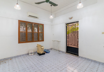120 Sqm Commercial Villa For Rent - Tonle Bassac, Phnom Penh thumbnail