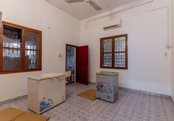 120 Sqm Commercial Villa For Rent - Tonle Bassac, Phnom Penh thumbnail