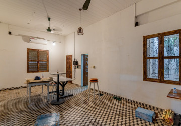 120 Sqm Commercial Villa For Rent - Tonle Bassac, Phnom Penh thumbnail