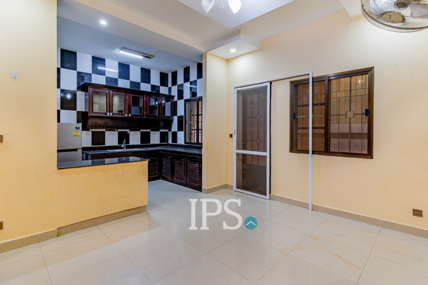 4 Bedroom Twin Villa For Sale - Borey New World, Sen Sok, Phnom Penh