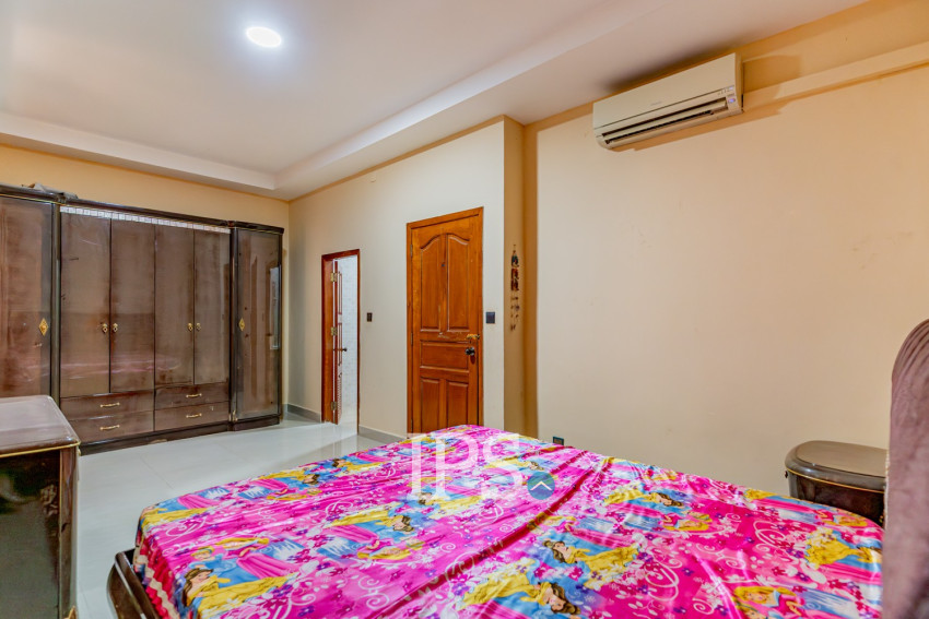4 Bedroom Twin Villa For Sale - Borey New World, Sen Sok, Phnom Penh