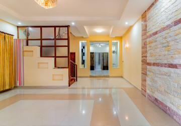 4 Bedroom Twin Villa For Sale - Borey New World, Sen Sok, Phnom Penh thumbnail