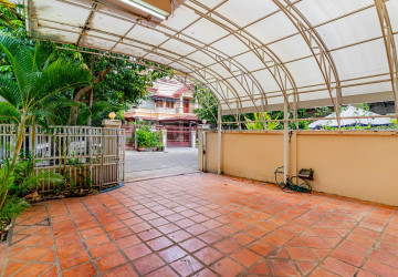 4 Bedroom Twin Villa For Sale - Borey New World, Sen Sok, Phnom Penh thumbnail