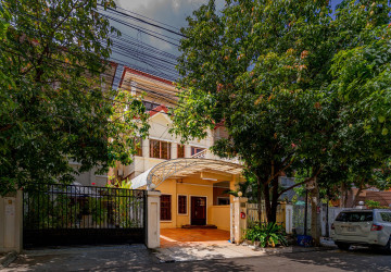 4 Bedroom Twin Villa For Sale - Borey New World, Sen Sok, Phnom Penh thumbnail