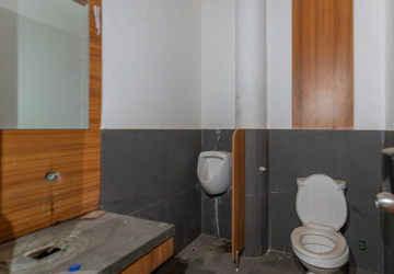 460 Sqm Retail Space For Rent - BKK1, Phnom Penh thumbnail