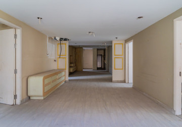 460 Sqm Retail Space For Rent - BKK1, Phnom Penh thumbnail