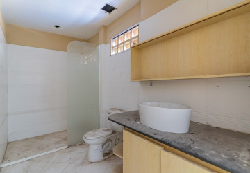 460 Sqm Retail Space For Rent - BKK1, Phnom Penh thumbnail