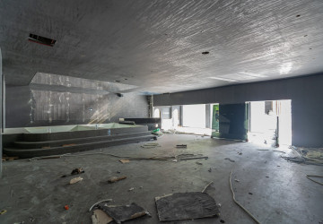 769 Sqm Commercial Building For Rent - Beoung Prolit, Phnom Penh thumbnail