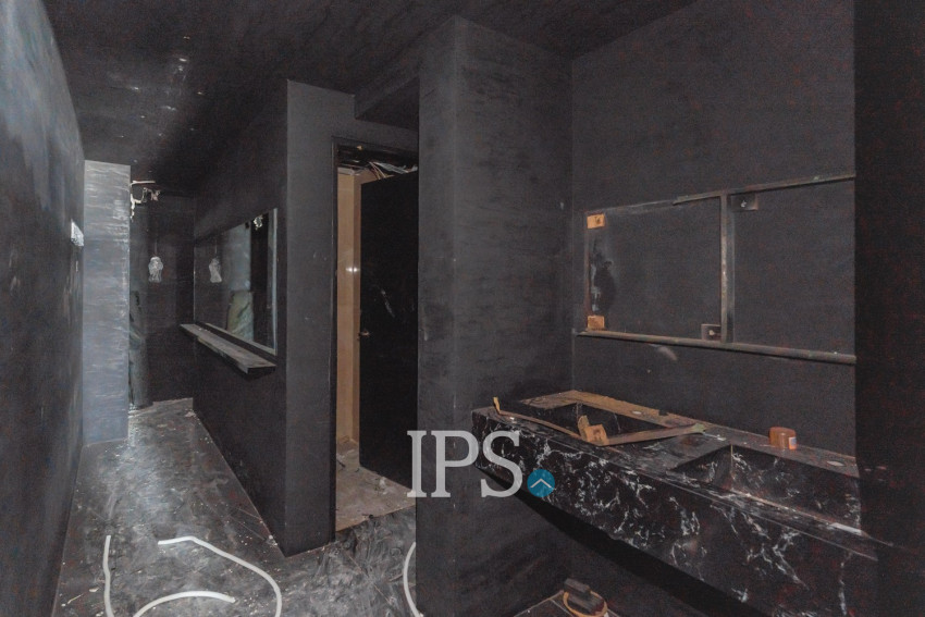 769 Sqm Commercial Building For Rent - Beoung Prolit, Phnom Penh