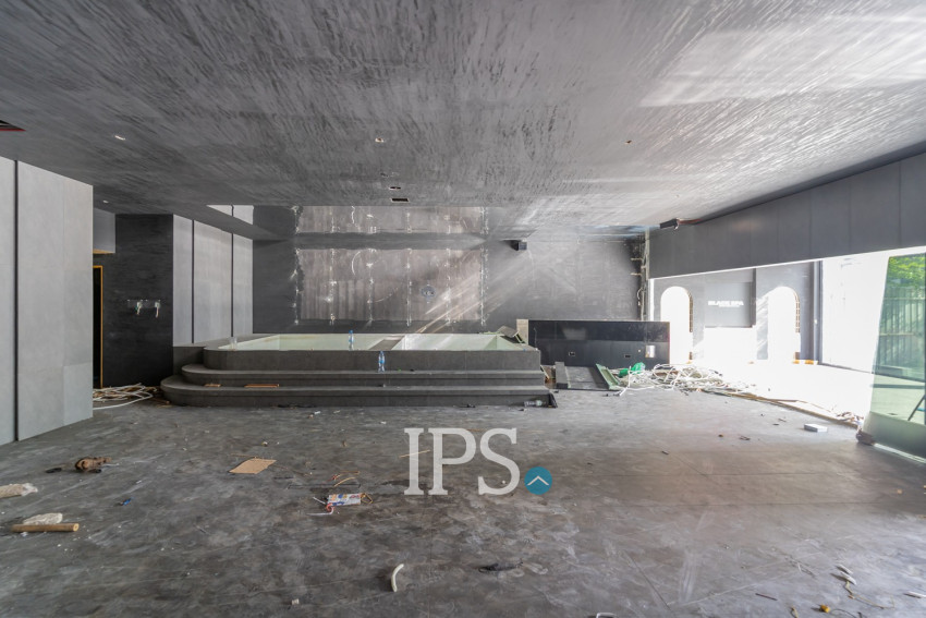 769 Sqm Commercial Building For Rent - Beoung Prolit, Phnom Penh