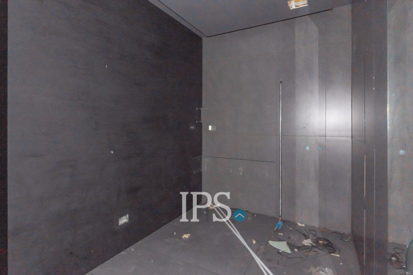 769 Sqm Commercial Building For Rent - Beoung Prolit, Phnom Penh