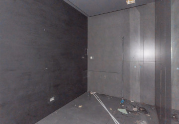 769 Sqm Commercial Building For Rent - Beoung Prolit, Phnom Penh thumbnail