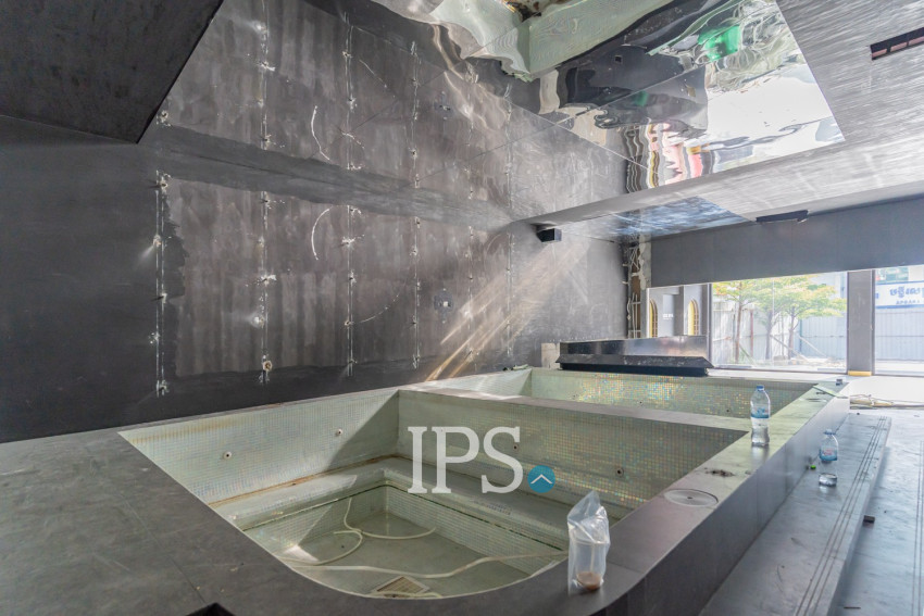 769 Sqm Commercial Building For Rent - Beoung Prolit, Phnom Penh