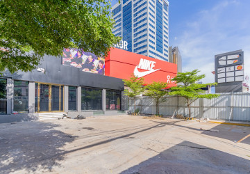 769 Sqm Commercial Building For Rent - Beoung Prolit, Phnom Penh thumbnail
