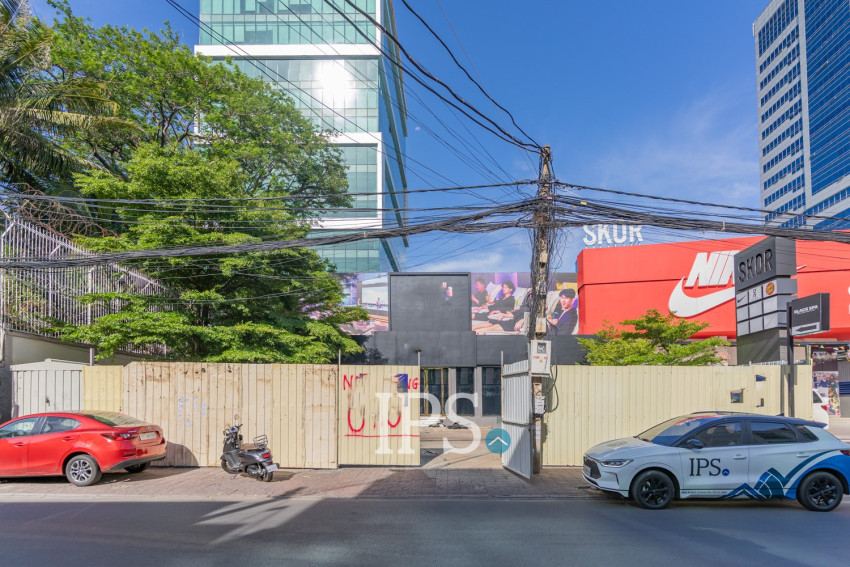 769 Sqm Commercial Building For Rent - Beoung Prolit, Phnom Penh