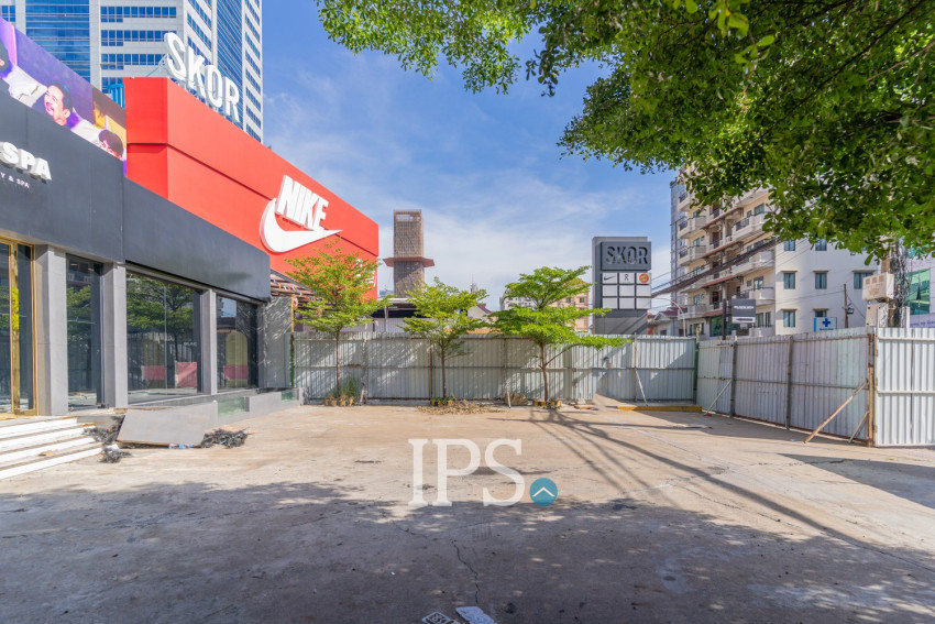 769 Sqm Commercial Building For Rent - Beoung Prolit, Phnom Penh