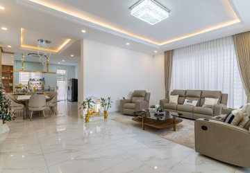 6 Bedroom Prince Villa For Sale - The ML Tiara, Ta Khmau, Kandal Province thumbnail