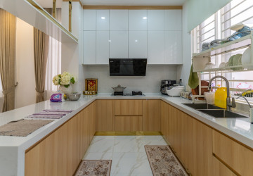 6 Bedroom Prince Villa For Rent - The ML Tiara, Ta Khmau, Kandal Province thumbnail