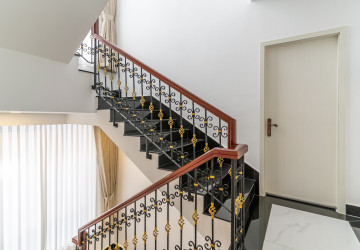 6 Bedroom Prince Villa For Rent - The ML Tiara, Ta Khmau, Kandal Province thumbnail
