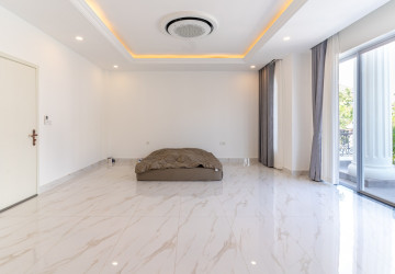 6 Bedroom Prince Villa For Rent - The ML Tiara, Ta Khmau, Kandal Province thumbnail