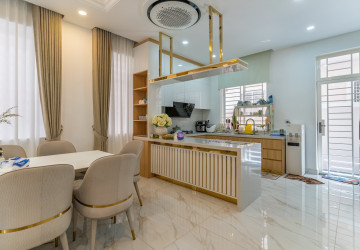 6 Bedroom Prince Villa For Rent - The ML Tiara, Ta Khmau, Kandal Province thumbnail
