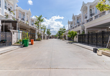 6 Bedroom Prince Villa For Rent - The ML Tiara, Ta Khmau, Kandal Province thumbnail