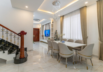 6 Bedroom Prince Villa For Rent - The ML Tiara, Ta Khmau, Kandal Province thumbnail