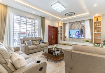 6 Bedroom Prince Villa For Rent - The ML Tiara, Ta Khmau, Kandal Province thumbnail