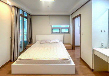 10th Floor 1 Bedroom Condo For Sale - De Castle Royal, BKK1 , Phnom Penh thumbnail