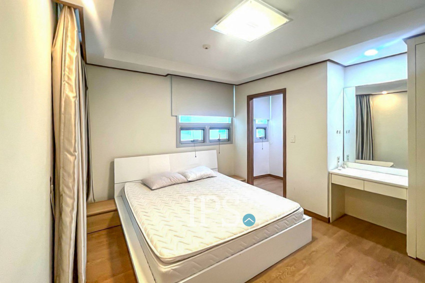 10th Floor 1 Bedroom Condo For Sale - De Castle Royal, BKK1 , Phnom Penh