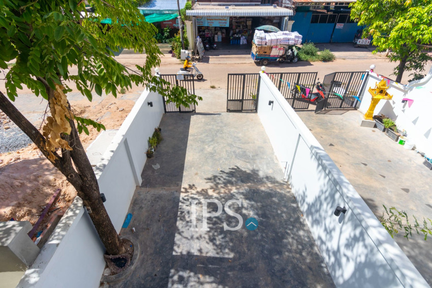 2 Bedroom Shophouse For Rent - Svay Dangkum, Siem Reap