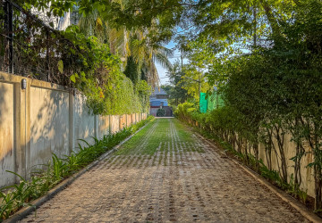 6 Bedroom Villa For Rent - Sala Kamreuk, Siem Reap thumbnail