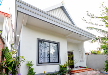 2 Bedroom Villa For Rent - Sala Kamreuk, Siem Reap thumbnail