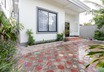 2 Bedroom Villa For Rent - Sala Kamreuk, Siem Reap thumbnail