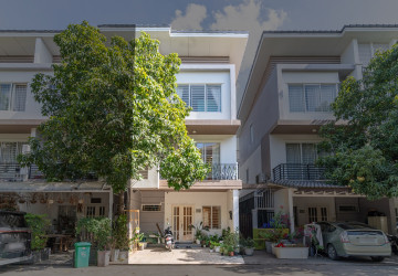 3 Bedroom Link Villa For Rent - Borey Peng Huoth The Star Platinum Mercurean, Veal Sbov, Phnom Penh thumbnail