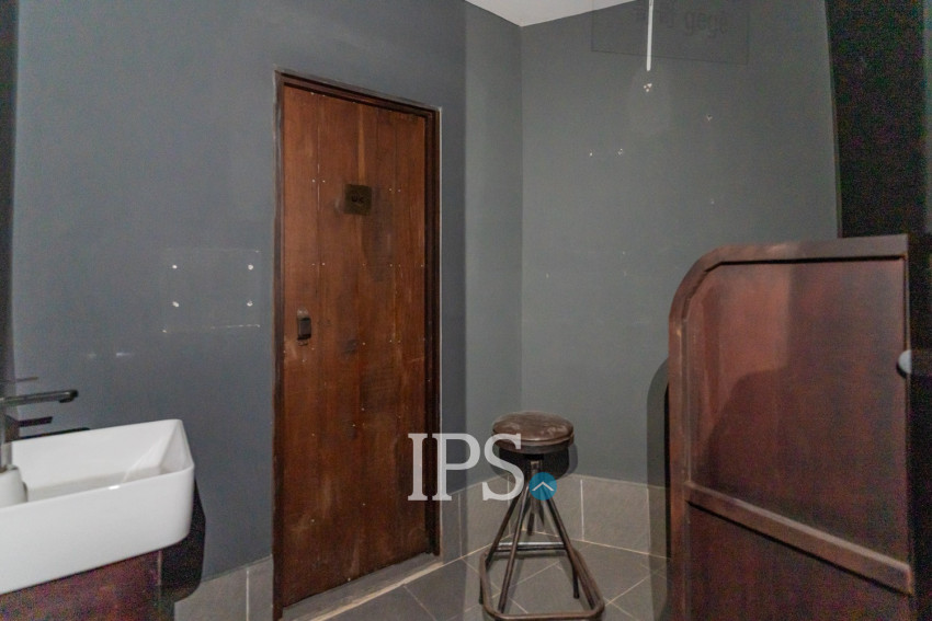 138 Sqm Retail Space For Rent - Chakto Mukh, Phnom Penh