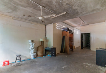 138 Sqm Retail Space For Rent - Chakto Mukh, Phnom Penh thumbnail