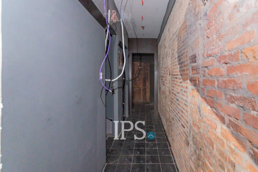 138 Sqm Retail Space For Rent - Chakto Mukh, Phnom Penh