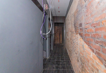 138 Sqm Retail Space For Rent - Chakto Mukh, Phnom Penh thumbnail