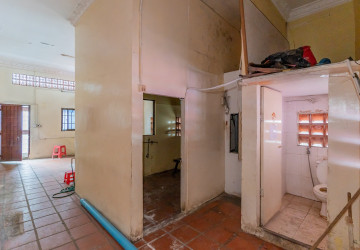 138 Sqm Retail Space For Rent - Chakto Mukh, Phnom Penh thumbnail