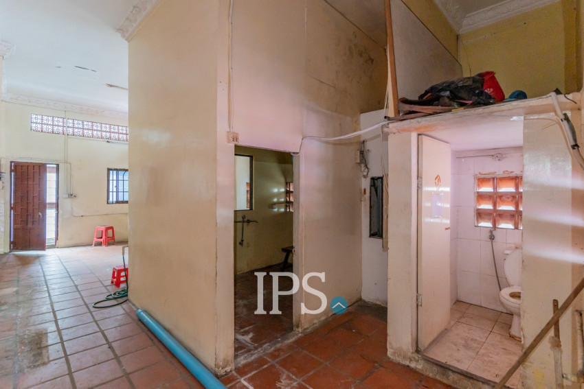 138 Sqm Retail Space For Rent - Chakto Mukh, Phnom Penh