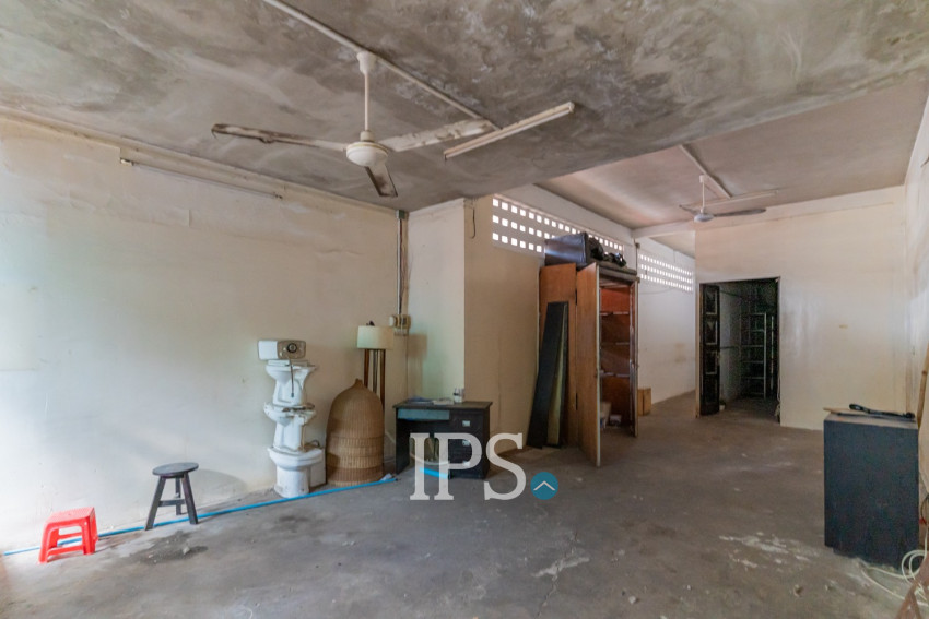 138 Sqm Retail Space For Rent - Chakto Mukh, Phnom Penh